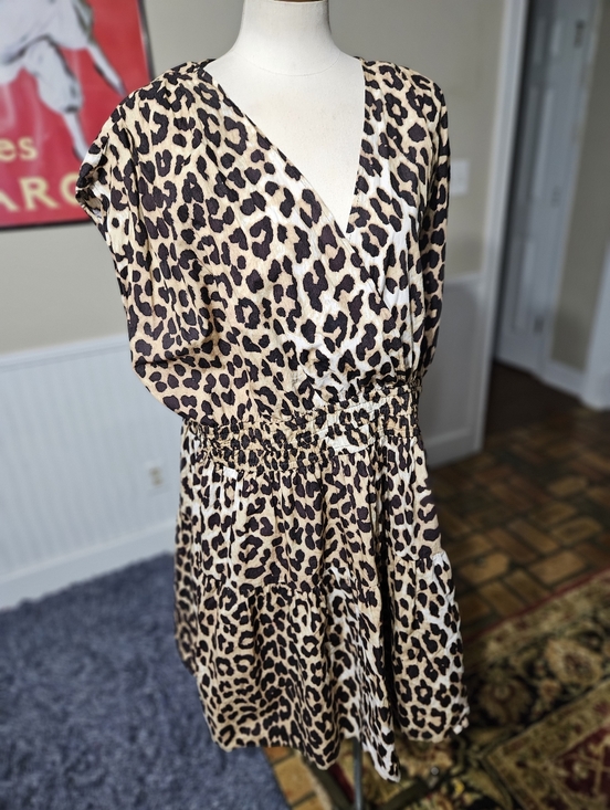 H&M Dresses & Skirts - H&M Leopard Print Dress XL